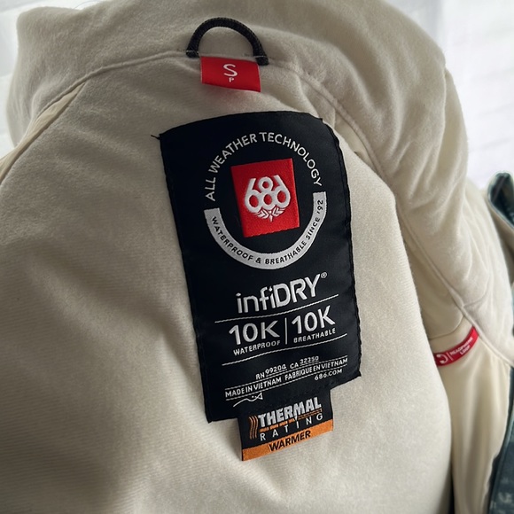 NWOT Women’s Snow Jacket, 686 infiDRY 10k, waterproof, blue/ teal tie dye - Picture 3 of 6